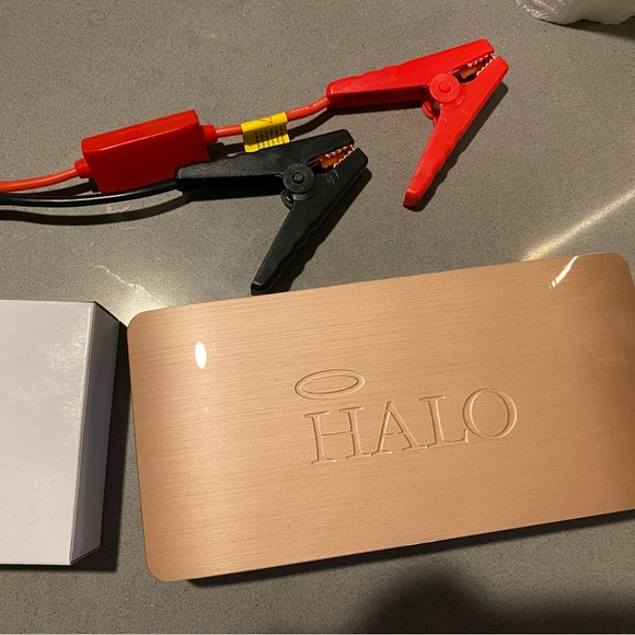 HALO Mophie Bolt Air+ with AC Inverter, Portable Jump Starter, Air Compressor,l - Picture 9 of 16